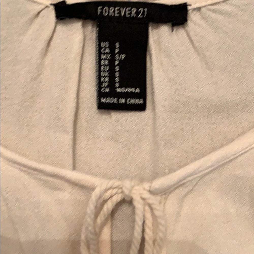 Forever 21 peasant lace top - Picture 3 of 4